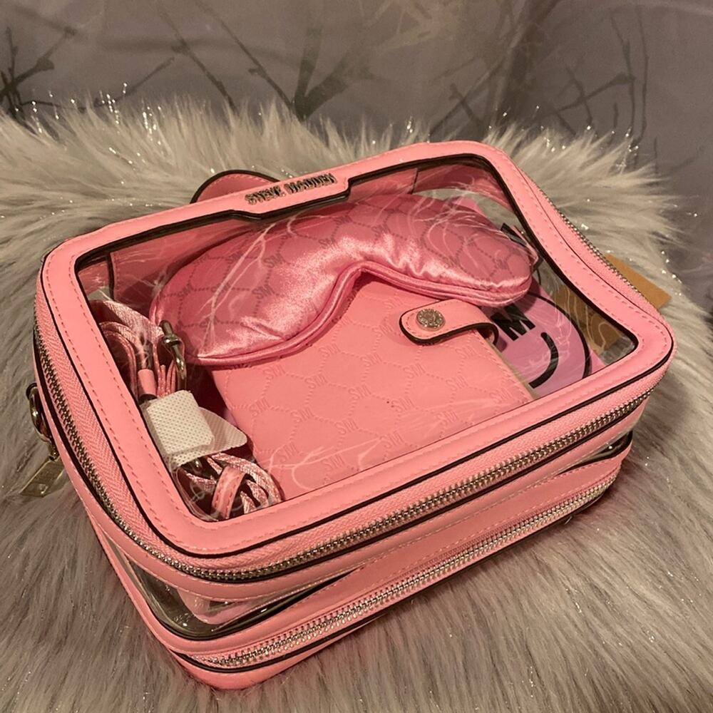 BNWT STEVE MADDEN Pink 4 Piece Travel Set